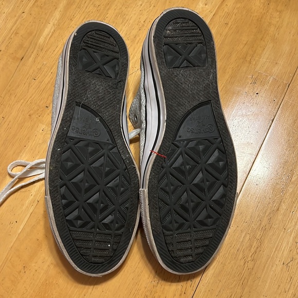 Converse gray low top sneakers - Picture 3 of 8